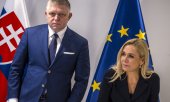 Robert Fico and the Slovakian Energy Minister Denisa Sakova in Brussels in January 2025. (© picture alliance / ZUMAPRESS.com / Wiktor Dabkowski)