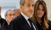 Convicted of participating in a "criminal association", and acquitted of charges of bribery: Nicolas Sarkozy with his wife Carla Bruni. (© picture alliance/ZUMAPRESS.com/Sadak Souici)