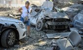 Voitures détruites par les bombes, jeudi 20 août à Kyiv. (© picture alliance / NurPhoto / Maxym Marusenko)