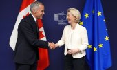 Le Premier ministre canadien Mark Carney et la présidente de la Commission européenne Ursula von der Leyen au Parlement européen à Strasbourg. (© picture-alliance / ZUMAPRESS.com / Justin Tang)
