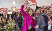 Gegner der Schweizer "Durchsetzungsinitiative" jubeln über das Ergebnis. (© picture-alliance/dpa)