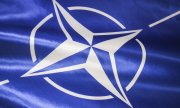 The Nato flag. (© picture-alliance/dpa)