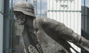 Monument to the Warsaw resistance fighters. (© picture-alliance/dpa)