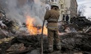 14 Mart'taki Rus bombardımanının ardından Harkov'da bulunan bir caddenin hali. (© picture-alliance/dpa)