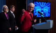 La ministre américaine de l’Energie, Jennifer Granholm, présente les résultats. (© picture-alliance/ASSOCIATED PRESS / J. Scott Applewhite)