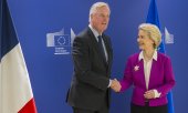 Michel Barnier in Brussels with European Commission President Ursula von der Leyen on 13 November. (© picture alliance / ZUMAPRESS.com Wiktor Dabkowski)
