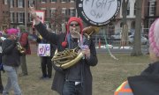 Manifestation contre le programme politique de Trump, à Boston, le 18 janvier 2025. (© picture alliance / ZUMAPRESS.com  Kenneth Martin)
