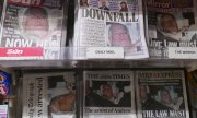 Die vorübergehende Festnahme des Bruders des Königs ist aktuell das beherrschende Thema bei den Printmedien in Großbritannien. (© picture alliance / Photoshot)