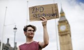 A Londres, un jeune homme réclame un second référendum. (© picture-alliance/dpa)