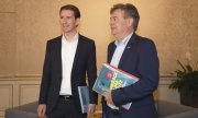 ÖVP lideri Kurz (solda) ve Yeşiller Genel Başkanı Kogler. (© picture-alliance/dpa)