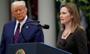 Amy Coney Barrett und Donald Trump bei der Nominierungszeremonie in Washington, D.C. am 26. September. (© picture-alliance/dpa)