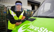 Marcus Rashford during a visit to the aid organisation FareShare Greater Manchester. (© picture-alliance/dpa)