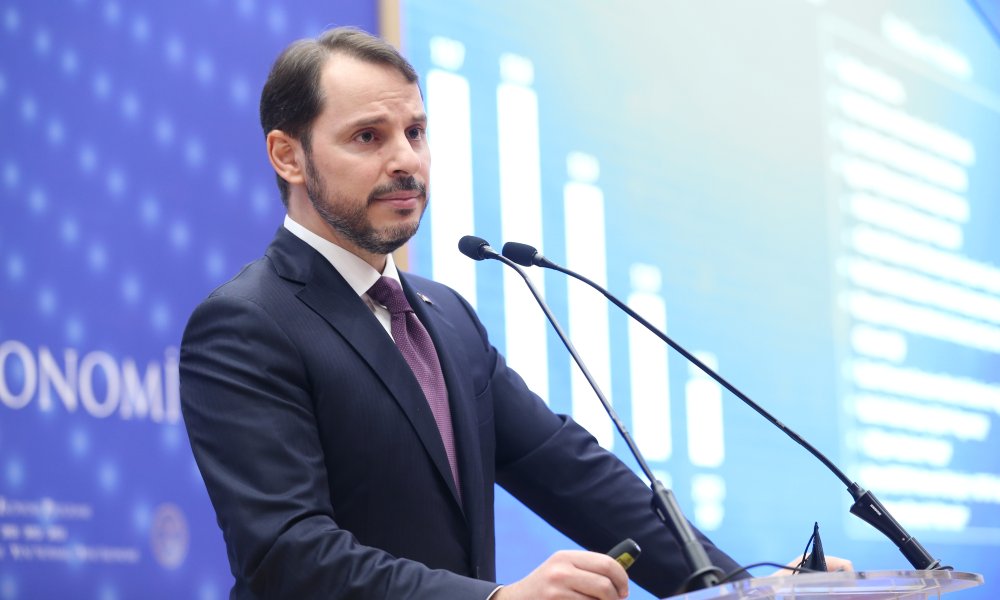 Maliye bakanı neden istifa etti?
