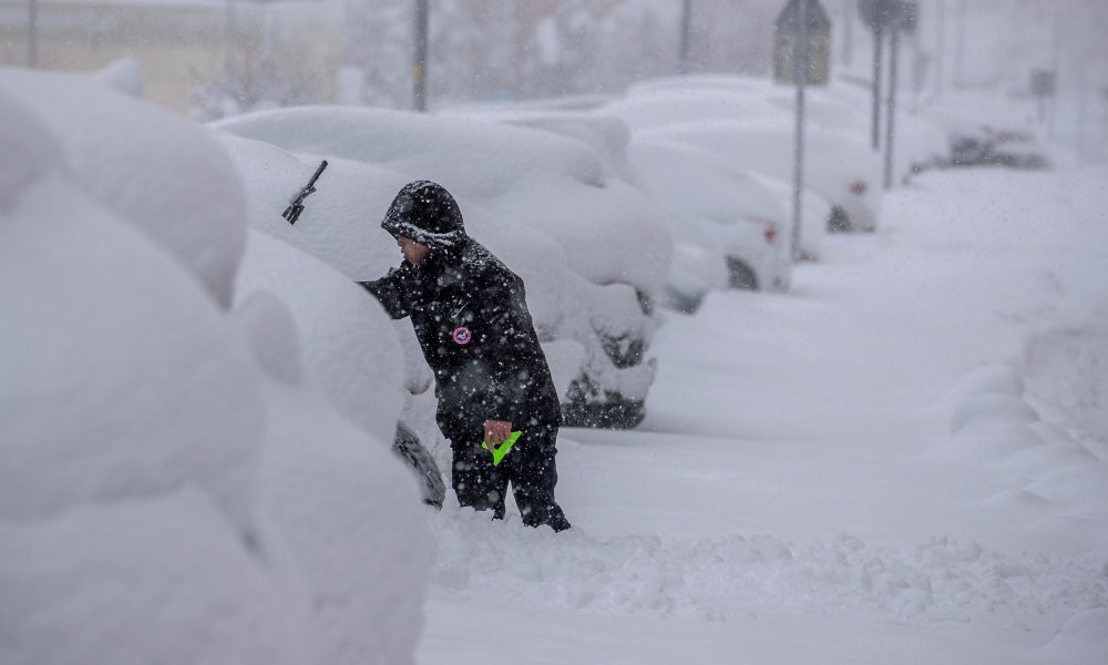 Madrid versinkt im Schnee - was tut die Regierung ...