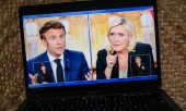 Lieferten sich am Mittwoch ein fast dreistündiges Fernsehduell: Emmanuel Macron und Marine Le Pen. (© picture alliance/abaca/Batard Patrick)