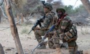 A photo released by the French military purportedly showing cooperation between French and Malian forces. (© picture alliance/abaca)