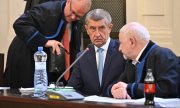 Andrej Babiš dans la salle d'audience, le 12 septembre. (© picture alliance/ASSOCIATED PRESS/Simanek Vit)