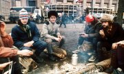 Street scene in front of barricades in Riga, 18 January 1991. (© picture-alliance/dpa/Lehtikuva)