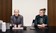 Les scientifiques Detlef van Vuuren et Aimee Slangen présentent le rapport du GIEC, à La Haye. (© picture alliance / ANP / Ramon van Flymen)