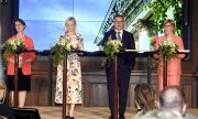 Press conference with the party leaders: Sari Essayah (KD, left), Riikka Purra (Finns Party), Petteri Orpo (National Coalition Party) and Anna-Maja Henriksson (RKP). (© picture alliance/dpa/Lehtikuva/Kimmo Penttinen)