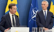 Schwedens Premier Ulf Kristersson (links) und Nato-Generalssekretär Jens Stoltenberg bei einer Pressekonferenz am 24. Oktober in Stockholm. (© picture alliance/Anadolu/Atila Altuntas)