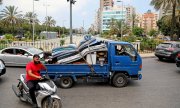 Civilians in Beirut flee Israeli attacks. (© picture alliance / Xinhua News Agency/ Bilal Jawich)