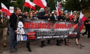 Katliamda ölenler için Temmuz 2025'te Kraków'da düzenlenen anma yürüyüşü. (© picture alliance / NurPhoto / Beata Zawrzel)