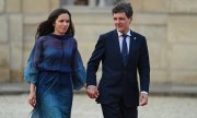 Präsident Nicușor Dan mit Partnerin Mirabela Grădinaru am 13. Juli in Paris. (© picture alliance / ZUMAPRESS.com /Julien Mattia)
