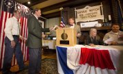 The first polling stations to open were in Dixville Notch, in rural New Hampshire. (© picture-alliance/dpa)