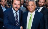 Viktor Orbán ve Matteo Salvini Milano'daki buluşmada. © picture-alliance/dpa)