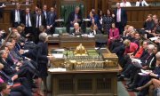 Prime Minister May addressing the House of Commons. (© picture-alliance/dpa)