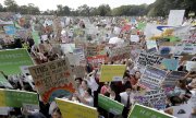 Auftakt in Australien: In Sydney begannen am Freitag die weltweiten Proteste. (© picture-alliance/dpa)
