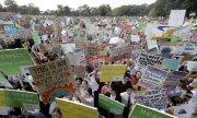 Auftakt in Australien: In Sydney begannen am Freitag die weltweiten Proteste. (© picture-alliance/dpa)