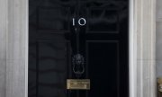 Büyük Britanya Başbakanı'nın resmi konutu olan Downing Sokağı, 10 numara. (© picture alliance / AA / Rasid Necati Aslim)