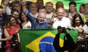 Лула да Силва получил 50,9 процентов голосов, его соперник Жаир Болсонару - 49,1 процента. (© picture-alliance/Associated Press/Андрэ Пеннер)