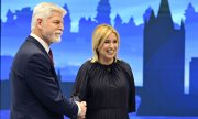 Petr Pavel ve Danuše Nerudová 11 Ocak'ta Prag'daki bir televizyon kanalında. (© picture alliance/dpa/CTK/Roman Vondrous)