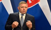 Robert Fico announced in November that he did not want to provide any further military aid to Ukraine. (© picture-alliance/ASSOCIATED PRESS / Denes Erdos)