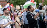 Nach der Auflösung kam es in Berlin zu Demonstrationen. (© picture alliance/dpa / Fabian Sommer)