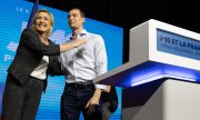 RN in celebration mode: Marine Le Pen and lead candidate Jordan Bardella won 31 percent of the vote, securing eight more seats for the far-right ID group in the European Parliament. (© picture alliance / abaca / Courdji Sebastien/ABACA)