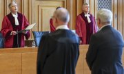 Presiding judge Ingo Kraft (left) passing judgement on 24 June in Leipzig. (© picture alliance/dpa/Jan Woitas)