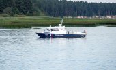 Russisches Patrouillenboot auf dem Narwa-Fluss an der Grenze zwischen Estland und Russland. (© picture alliance / Sipa USA / SOPA Images)