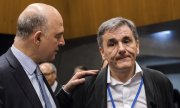 EU Commissioner for Economic and Financial Affairs Pierre Moscovici and the Greek Finance Minister Efklidis Tsakalotos. (© picture-alliance/dpa)