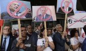 Soros, Tusk und Timmermans auf Plakaten von Regierungsanhängern am 26. Juli 2017 in Warschau. (© picture-alliance/dpa)