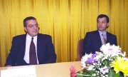 Arşiv fotoğrafı: Eski dostlar Lajos Simicska (solda) ve Victor Orbán. (© picture-alliance/dpa)