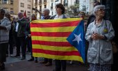 Pazartesi günü karar açıklandıktan sonra Barselona ve diğer kentlerde protestolar yapıldı.  (© picture-alliance/dpa)