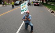 Manifestant à Saint-Paul, dans le Minnesota. (© picture-alliance/dpa)