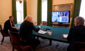 Prime Minister Johnson talking to EU leaders on June 15. (© picture-alliance/dpa)