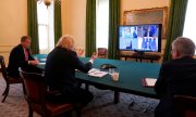 Prime Minister Johnson talking to EU leaders on June 15. (© picture-alliance/dpa)