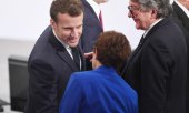 Макрон и Крамп-Карренбауэр на Мюнхенской конференции по безопасности в феврале 2020 года. (© picture-alliance/dpa/Тобиас Хазе)