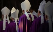 Polish bishops at a mass in 2020. (© picture-alliance/dpa)